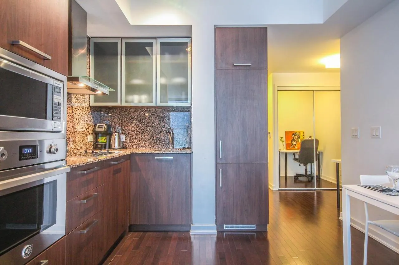 Downtown Suites Toronto Apartment