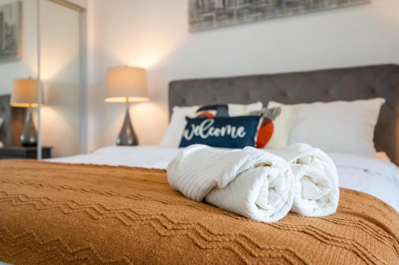 Downtown Suites Toronto Apartment