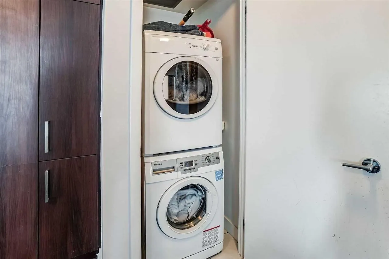 Downtown Suites Toronto Apartment