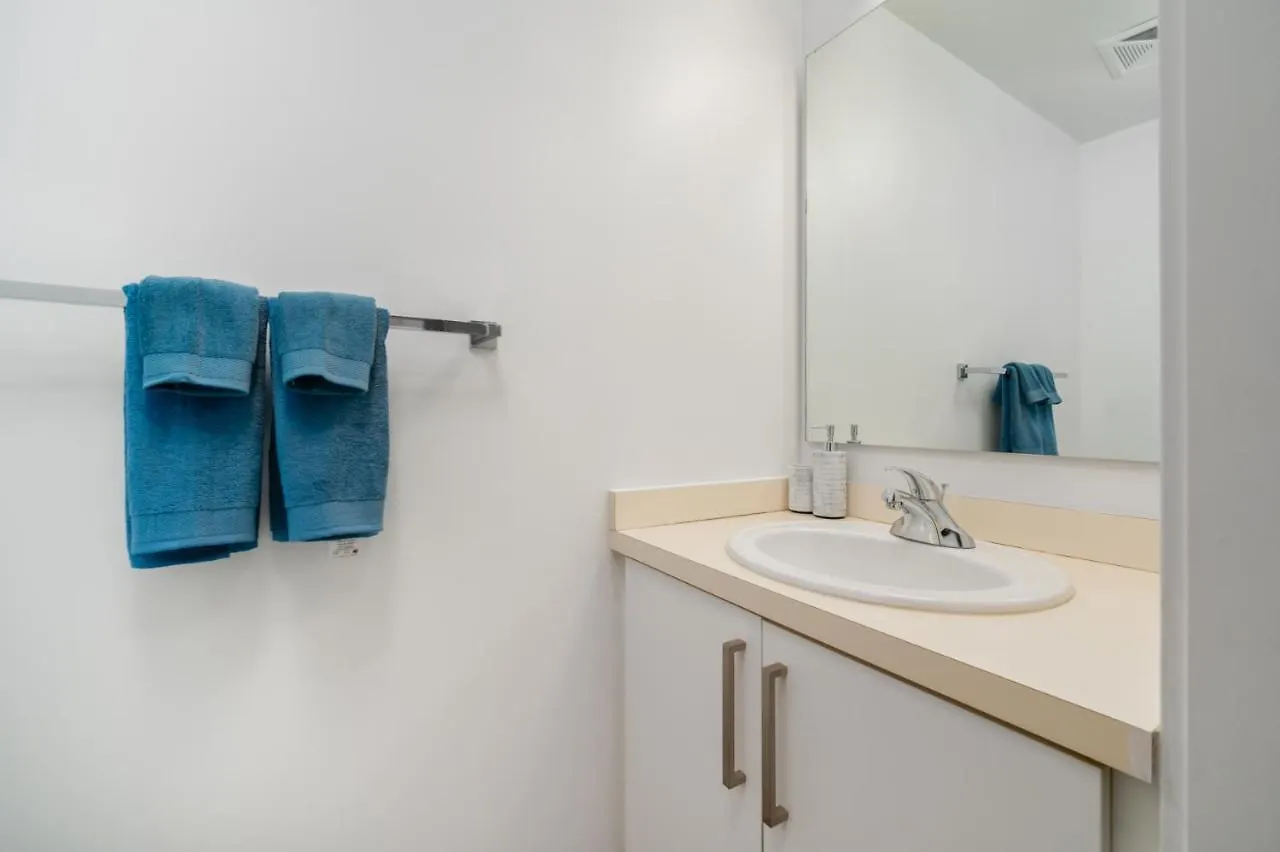 Downtown Suites Toronto Apartment